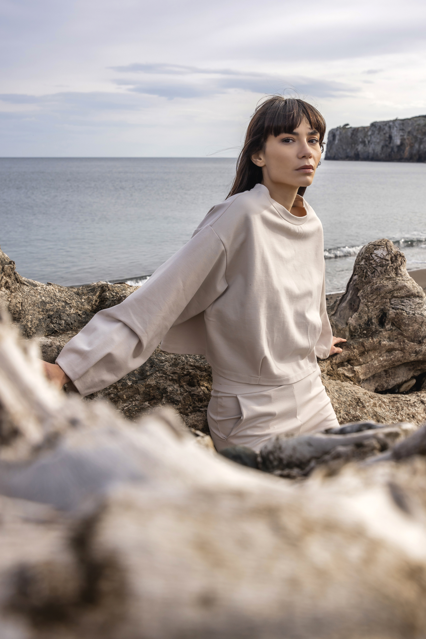 Μπλούζα μακρυμάνικη κοντή με μανίκι καμπάνα - Image 2