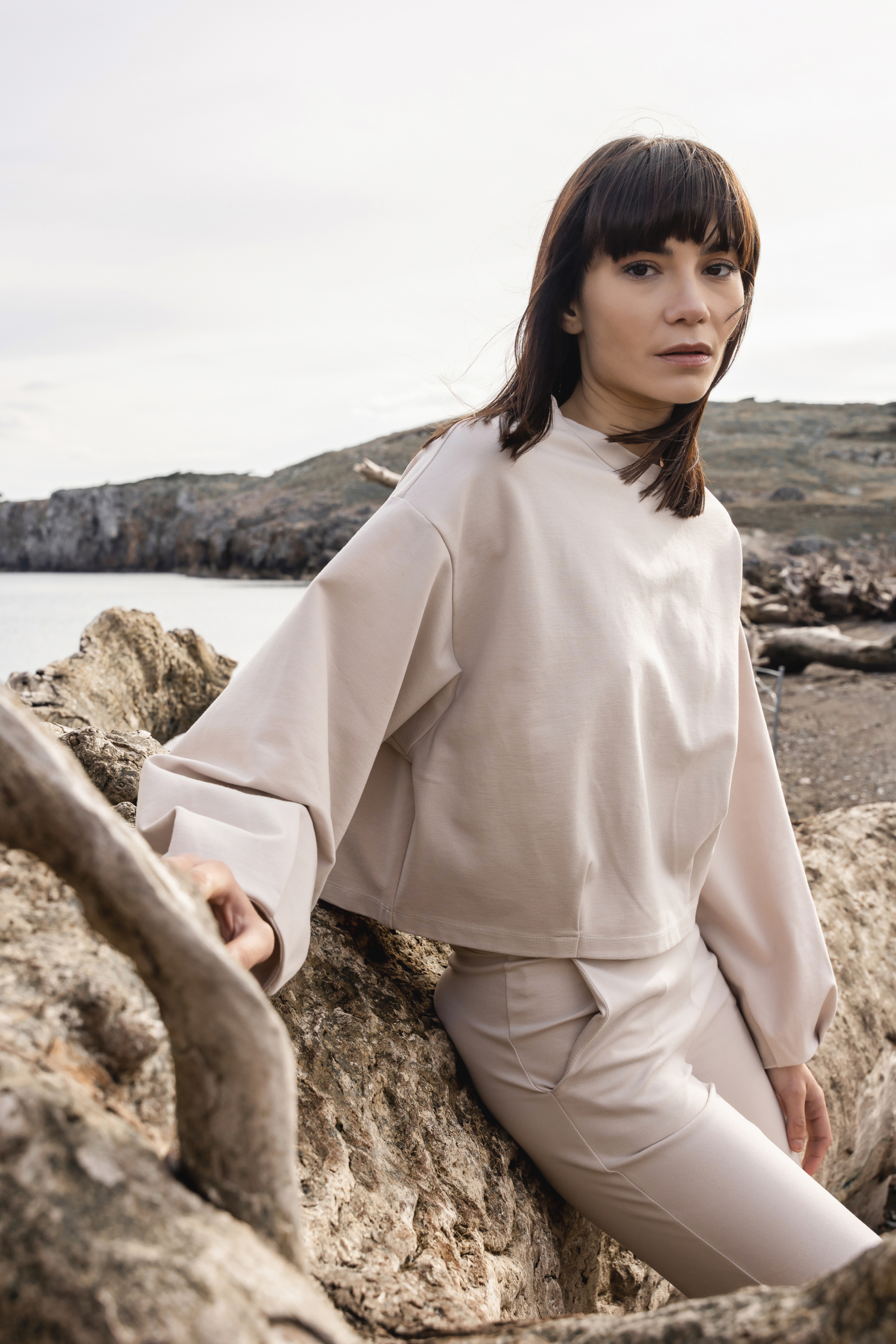 Μπλούζα μακρυμάνικη κοντή με μανίκι καμπάνα