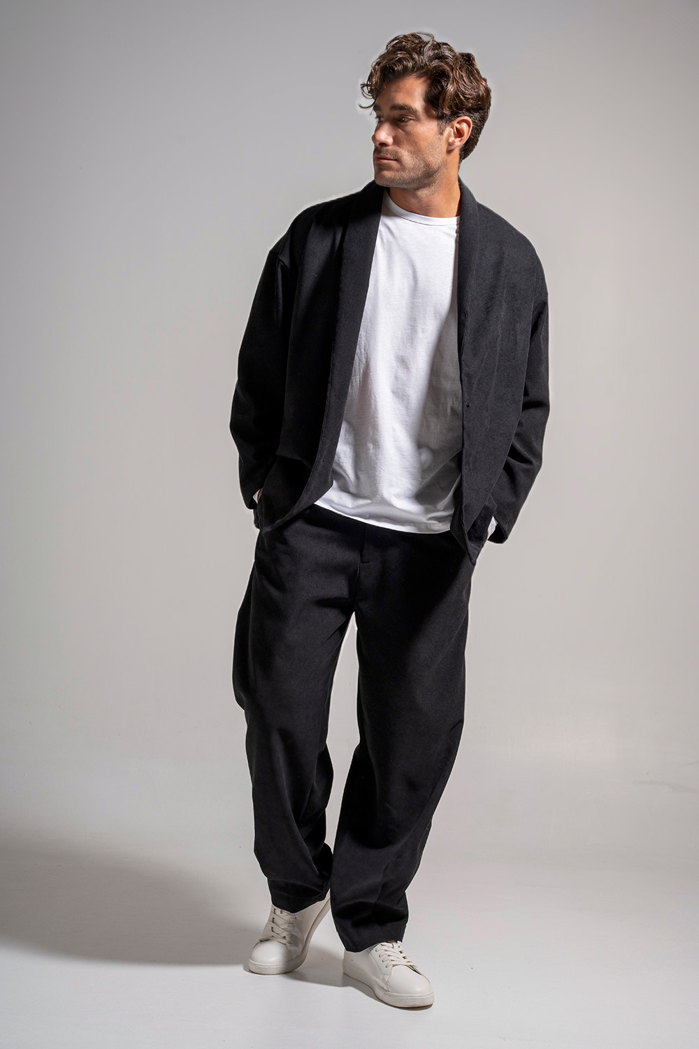 Παντελόνι σε φαρδιά γραμμή με σουεντ υφή - Image 2