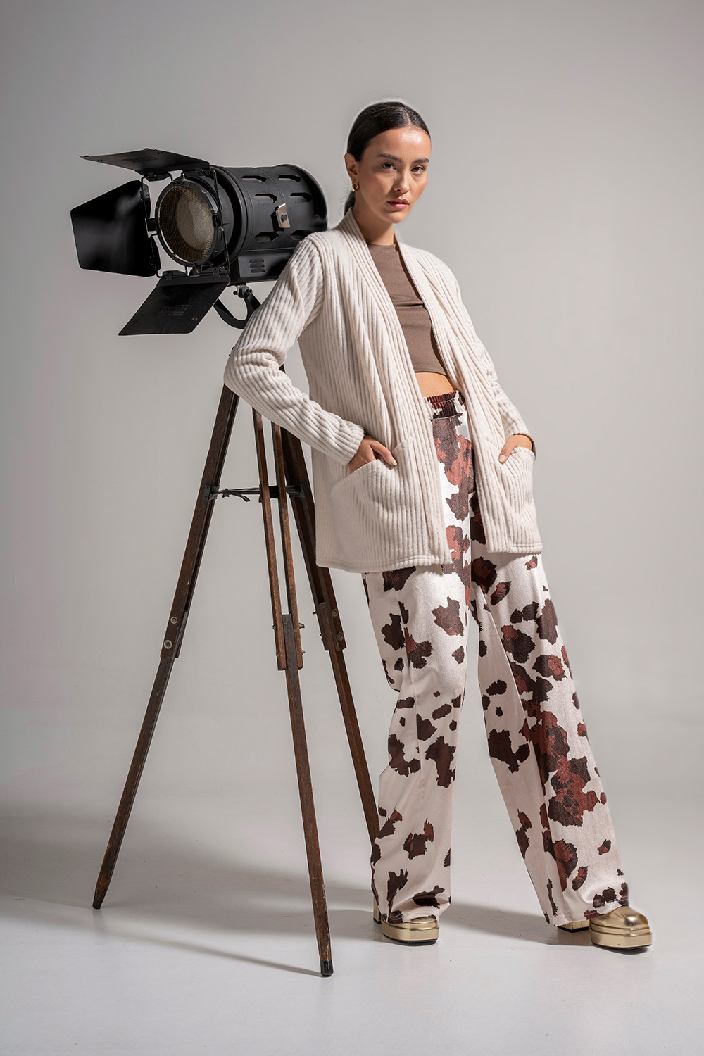 Ζακέτα ριπ χνουδωτή με τσέπες