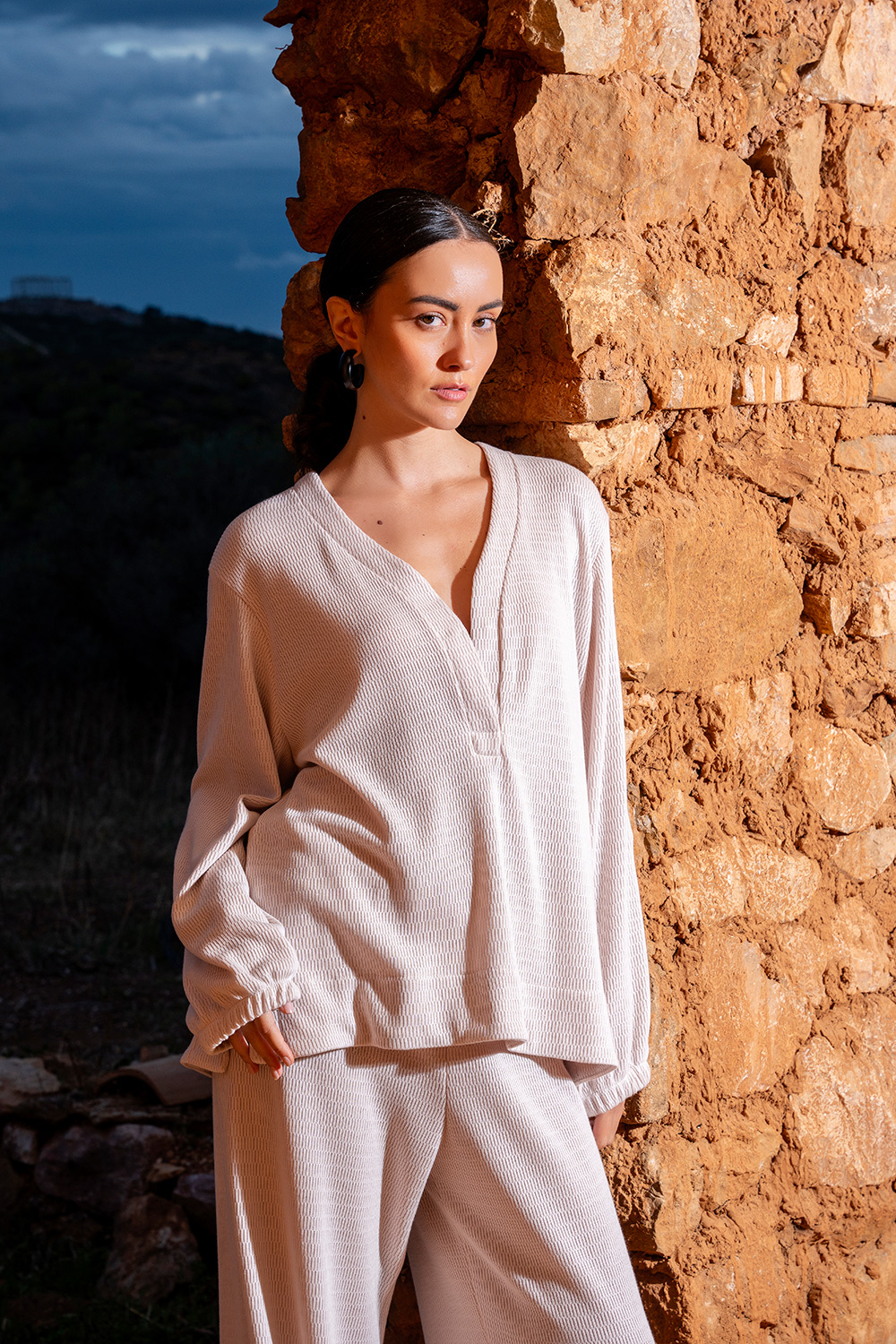 Μπλούζα με v λαιμόκοψη oversized - Image 4