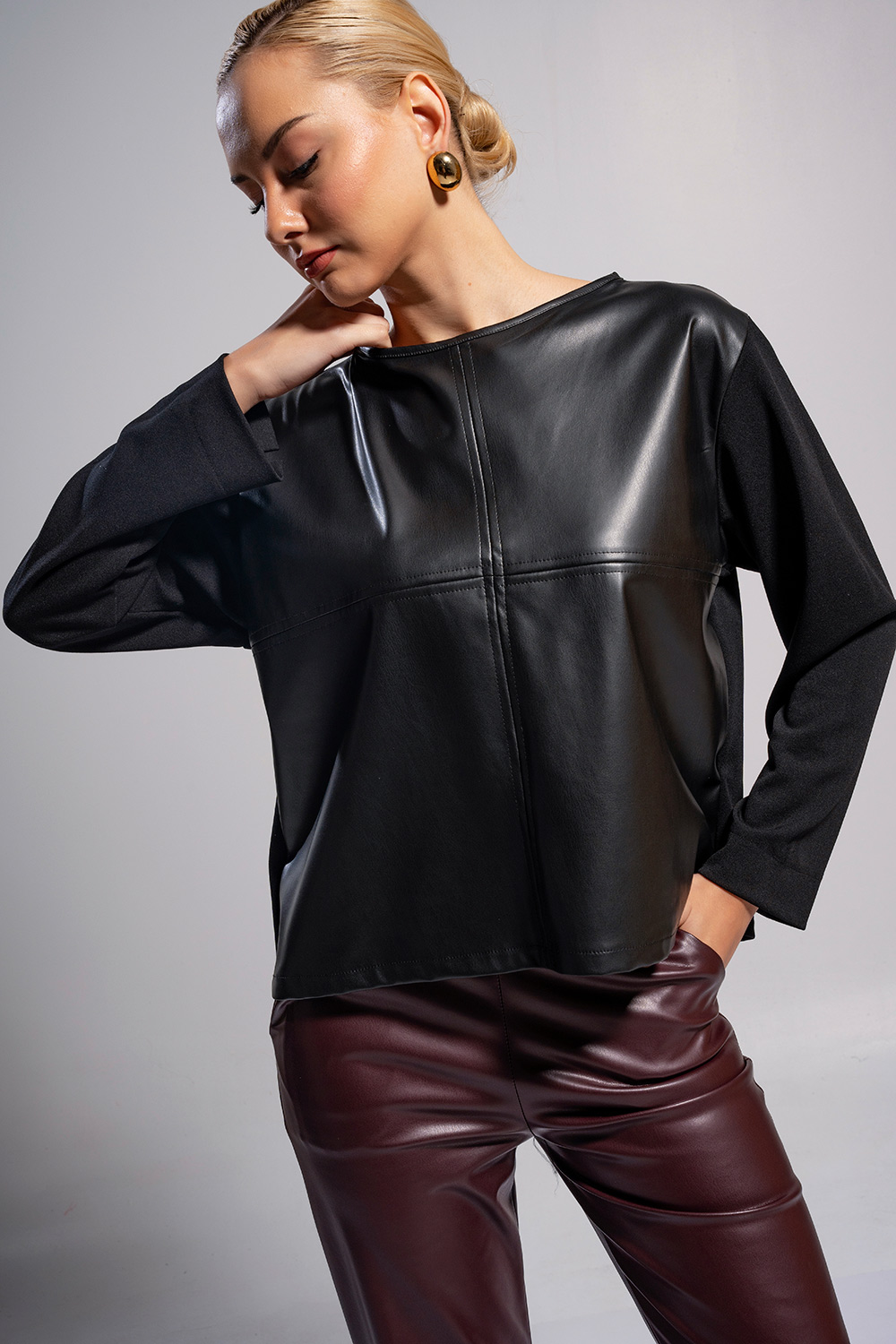 Μπλούζα με δερμάτινη όψη μπροστά - Image 5