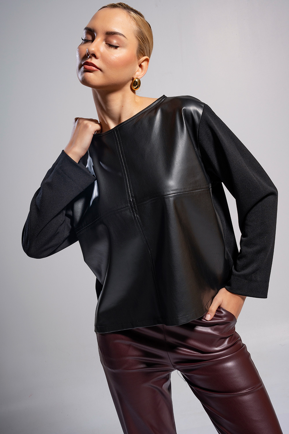 Μπλούζα με δερμάτινη όψη μπροστά - Image 3