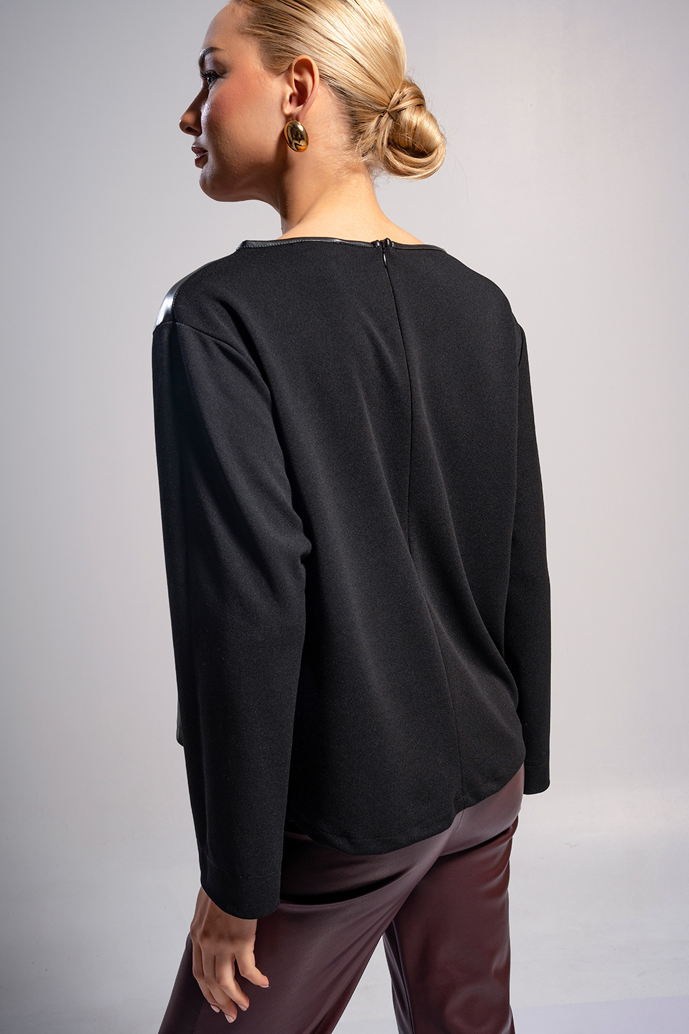 Μπλούζα με δερμάτινη όψη μπροστά - Image 2