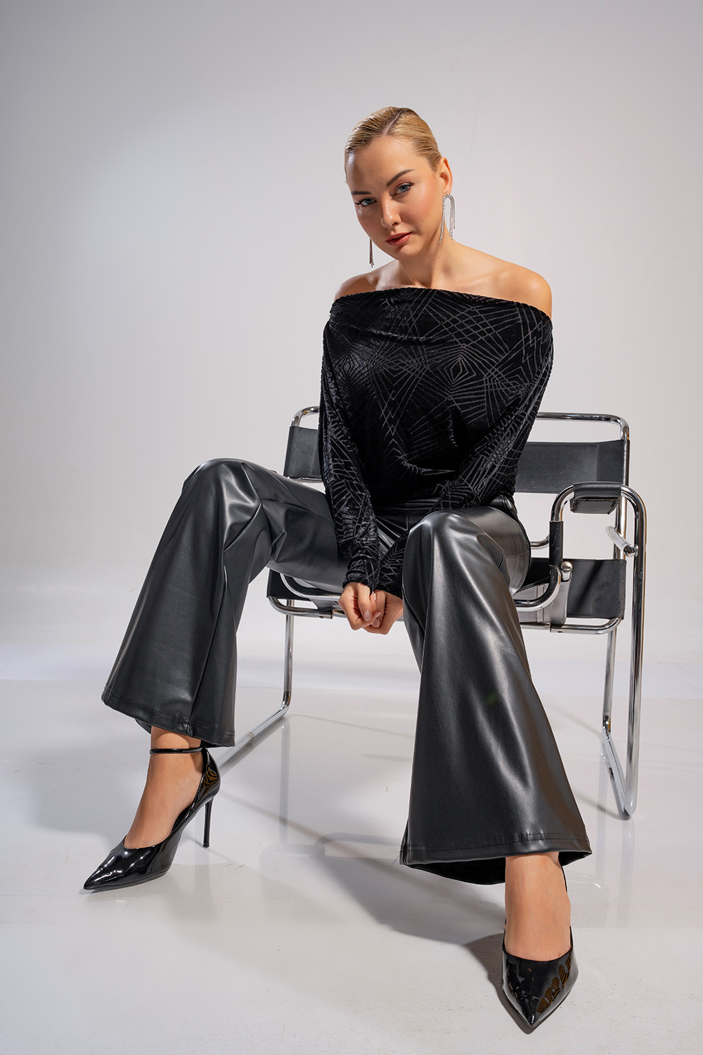 Μπλούζα με ανάγλυφο σχέδιο off-shoulder - Image 9