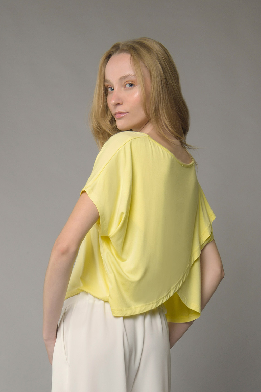 Μπλούζα ασύμμετρη cross με κοντό μανίκι - Image 4