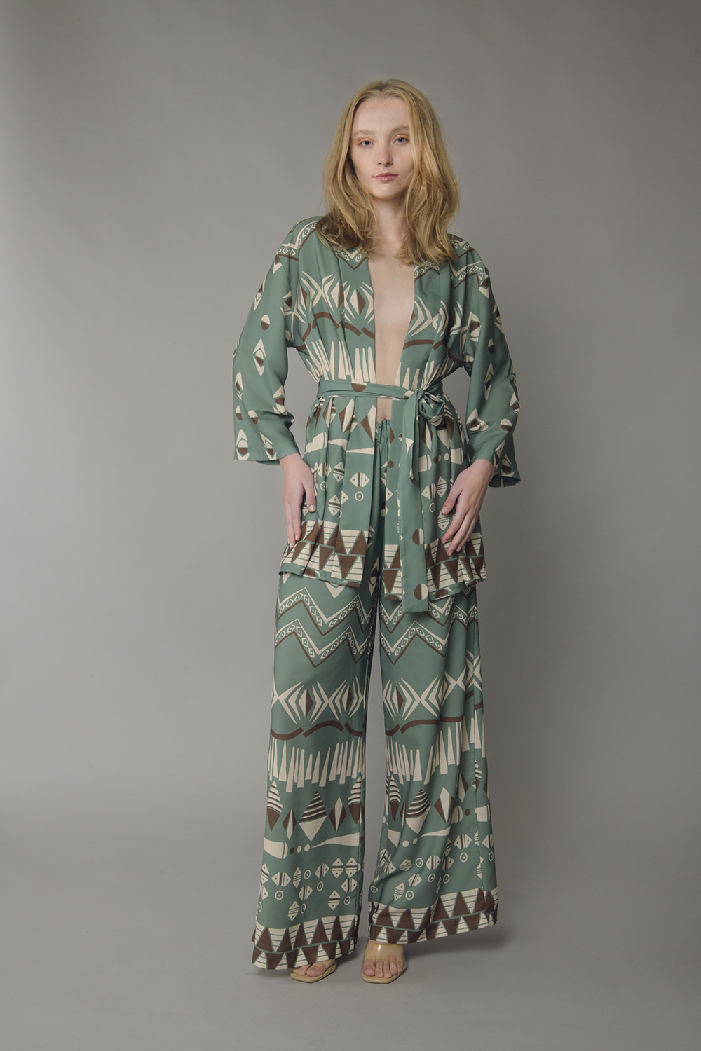 Παντελόνα με φαρδιά γραμμή και graphic μοτίβο