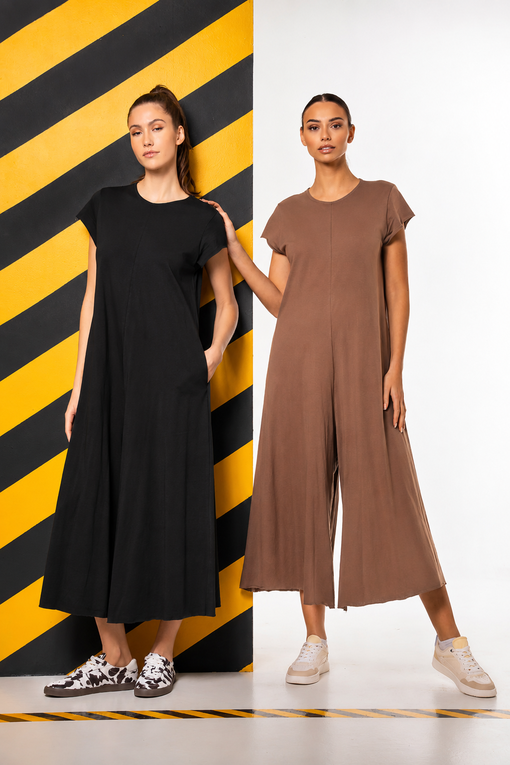 Minimal Ολόσωμη Φόρμα Wide Leg με Κοντό Μανίκι